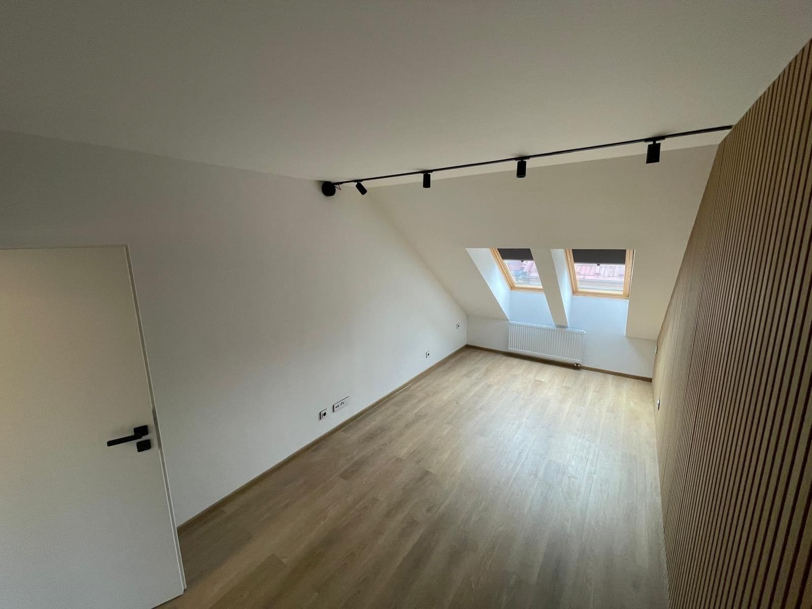 3 bedroom with open-plan kitchen flat to rent, 120 m², Balcarova, Ostrava, Moravskoslezský Region 3 bedroom with open-plan kitchen flat to rent, 120 m², Balcarova, Ostrava, Moravskoslezský Region