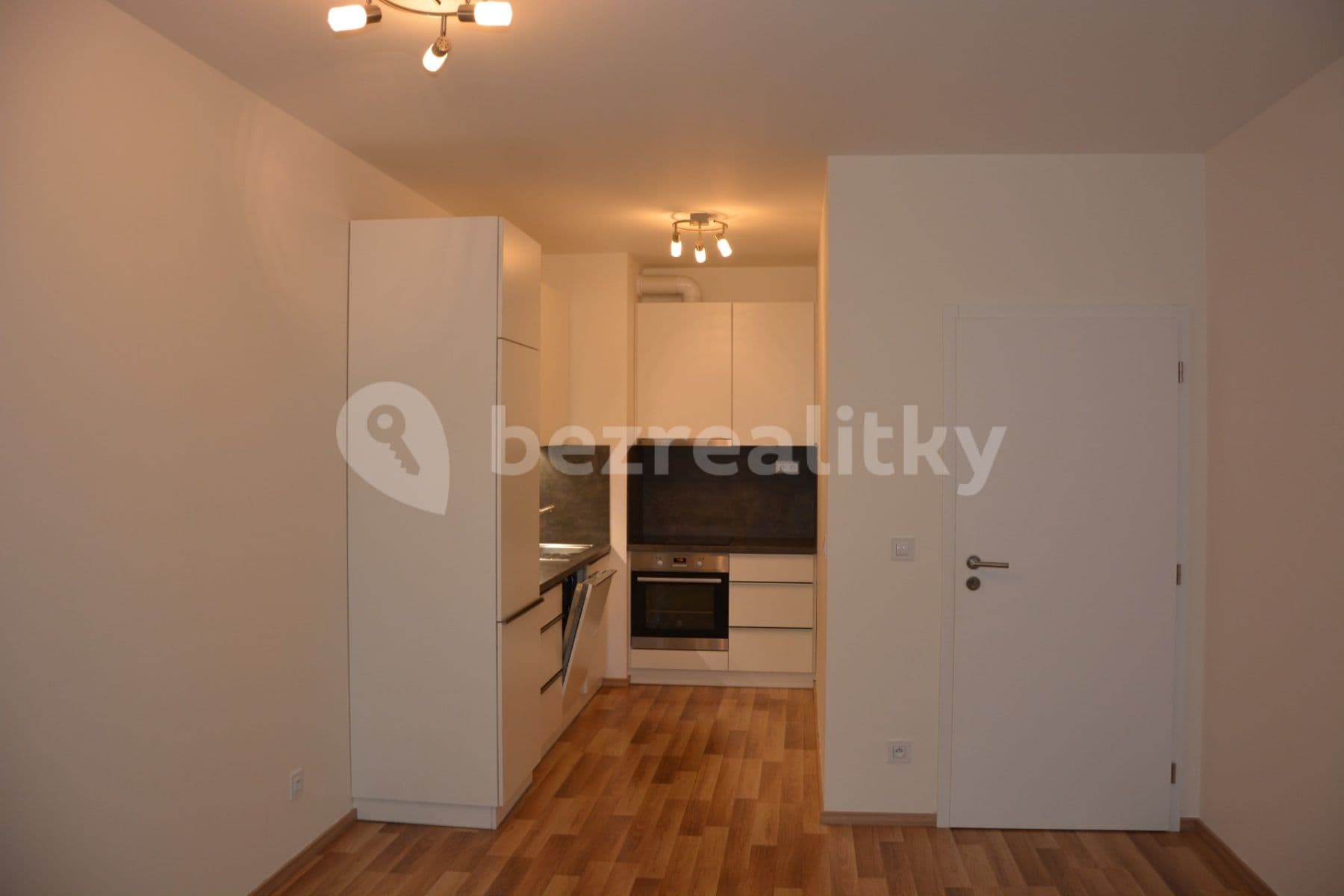 1 bedroom with open-plan kitchen flat to rent, 64 m², Zvěřinova, Prague, Prague 1 bedroom with open-plan kitchen flat to rent, 64 m², Zvěřinova, Prague, Prague