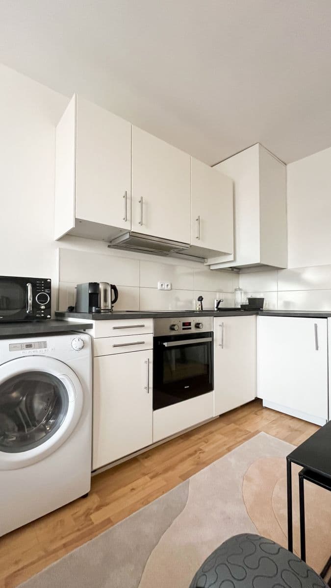 Studio flat to rent, 28 m², Ruská, Prague, Prague Studio flat to rent, 28 m², Ruská, Prague, Prague