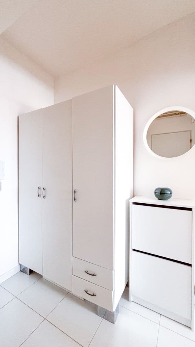 Studio flat to rent, 28 m², Ruská, Prague, Prague Studio flat to rent, 28 m², Ruská, Prague, Prague