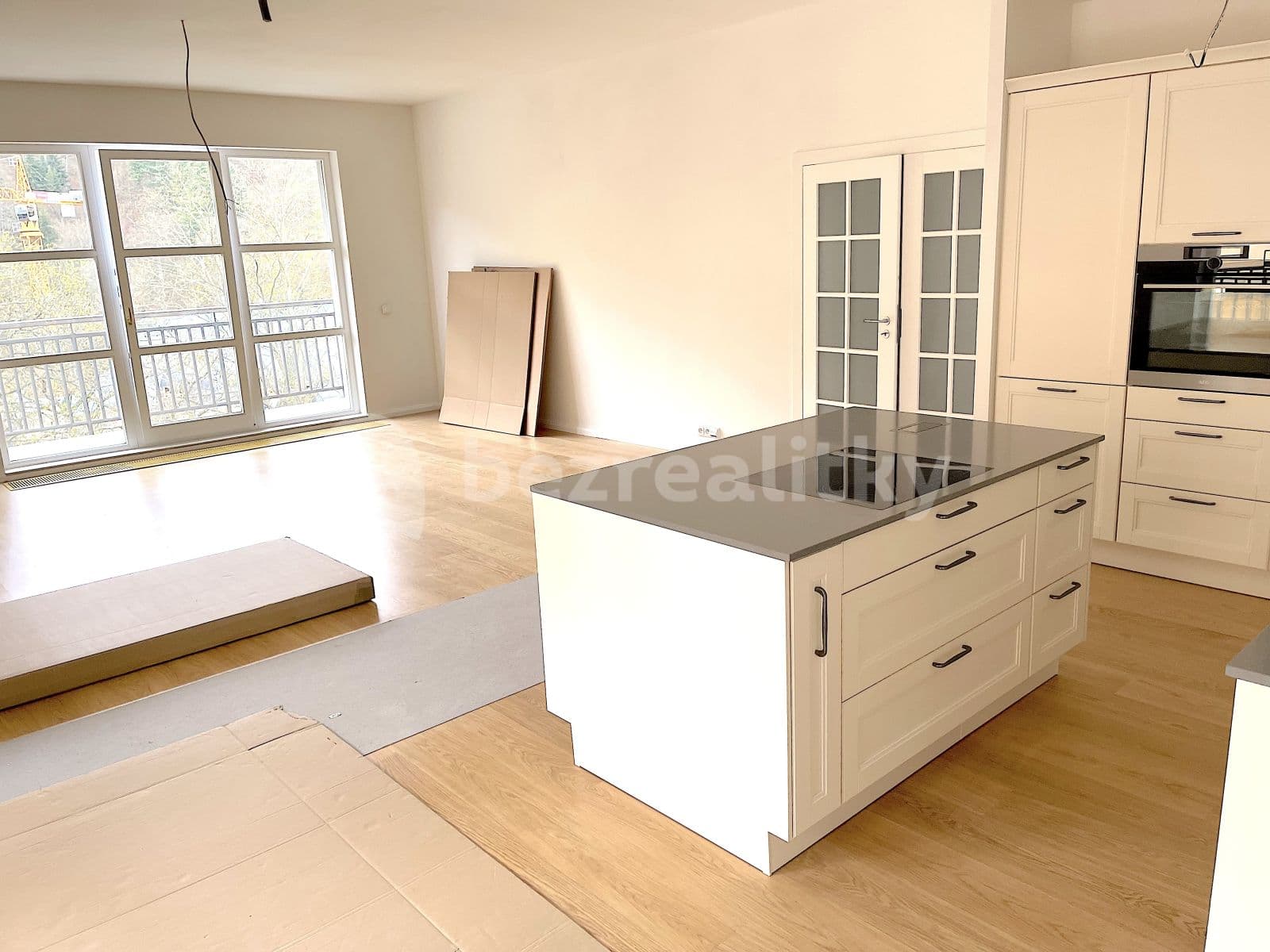 2 bedroom with open-plan kitchen flat for sale, 155 m², Škroupova, Karlovy Vary, Karlovarský Region