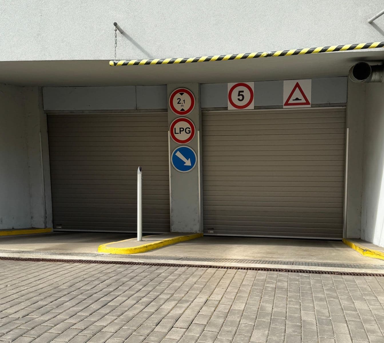 garage to rent, 18 m², Purkyňova, Brno, Jihomoravský Region garage to rent, 18 m², Purkyňova, Brno, Jihomoravský Region