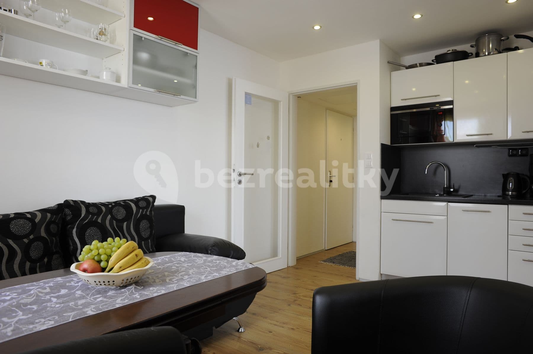 2 bedroom with open-plan kitchen flat to rent, 42 m², Molákova, Prague, Prague 2 bedroom with open-plan kitchen flat to rent, 42 m², Molákova, Prague, Prague