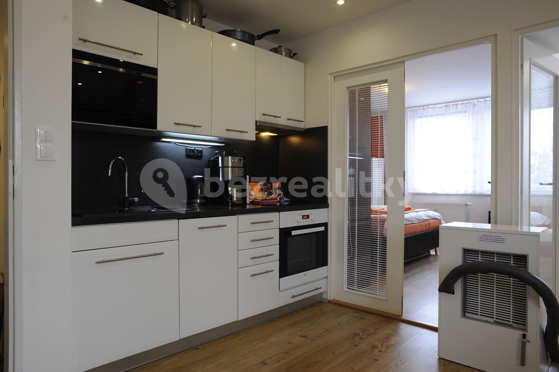 2 bedroom with open-plan kitchen flat to rent, 42 m², Molákova, Prague, Prague 2 bedroom with open-plan kitchen flat to rent, 42 m², Molákova, Prague, Prague