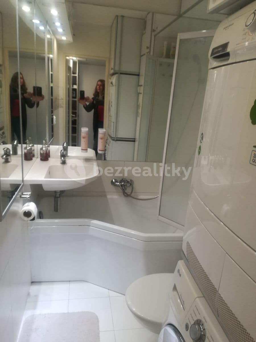 2 bedroom with open-plan kitchen flat to rent, 42 m², Molákova, Prague, Prague 2 bedroom with open-plan kitchen flat to rent, 42 m², Molákova, Prague, Prague
