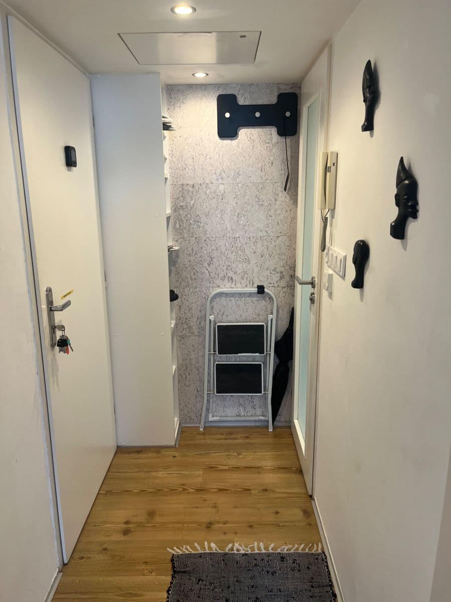 2 bedroom with open-plan kitchen flat to rent, 42 m², Molákova, Prague, Prague 2 bedroom with open-plan kitchen flat to rent, 42 m², Molákova, Prague, Prague
