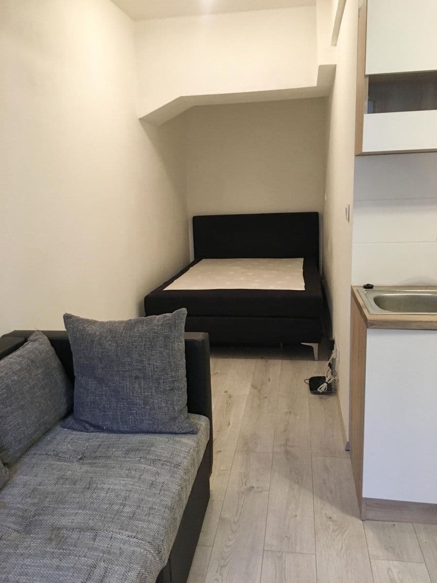 Studio flat to rent, 37 m², Jankovcova, Prague, Prague Studio flat to rent, 37 m², Jankovcova, Prague, Prague