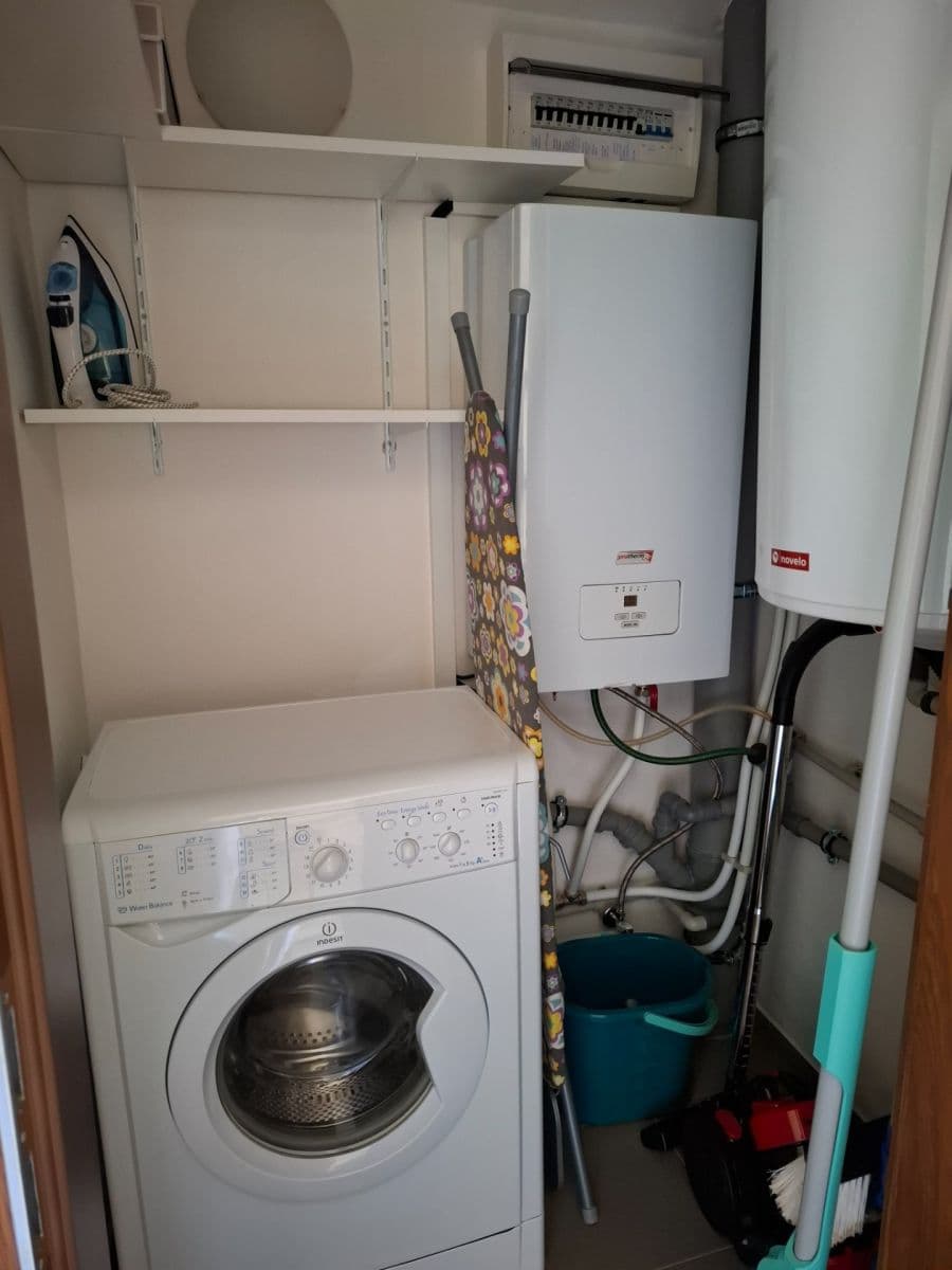 1 bedroom with open-plan kitchen flat to rent, 35 m², Na Návsi, Čestlice, Středočeský Region 1 bedroom with open-plan kitchen flat to rent, 35 m², Na Návsi, Čestlice, Středočeský Region