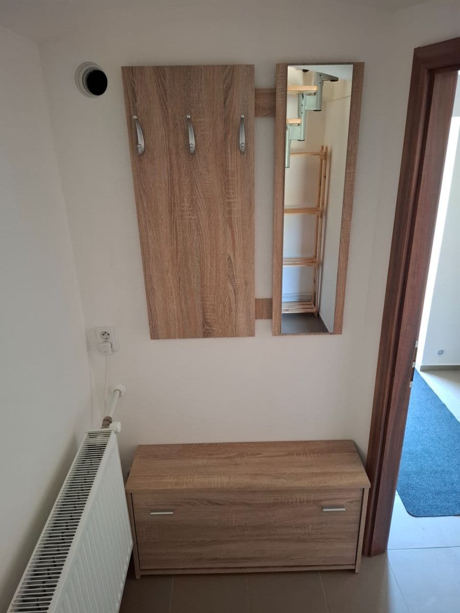 1 bedroom with open-plan kitchen flat to rent, 35 m², Na Návsi, Čestlice, Středočeský Region 1 bedroom with open-plan kitchen flat to rent, 35 m², Na Návsi, Čestlice, Středočeský Region