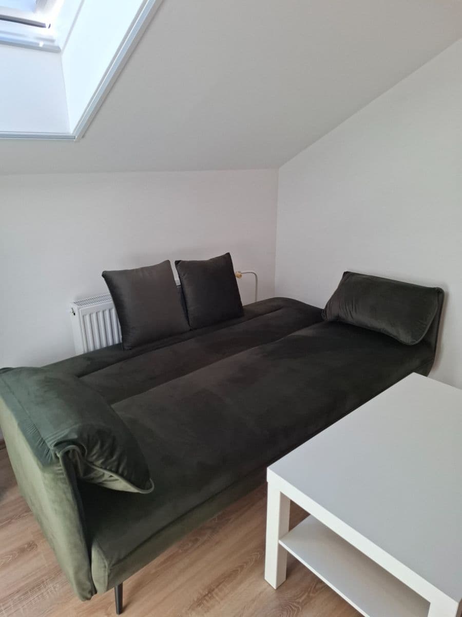 1 bedroom with open-plan kitchen flat to rent, 35 m², Na Návsi, Čestlice, Středočeský Region 1 bedroom with open-plan kitchen flat to rent, 35 m², Na Návsi, Čestlice, Středočeský Region