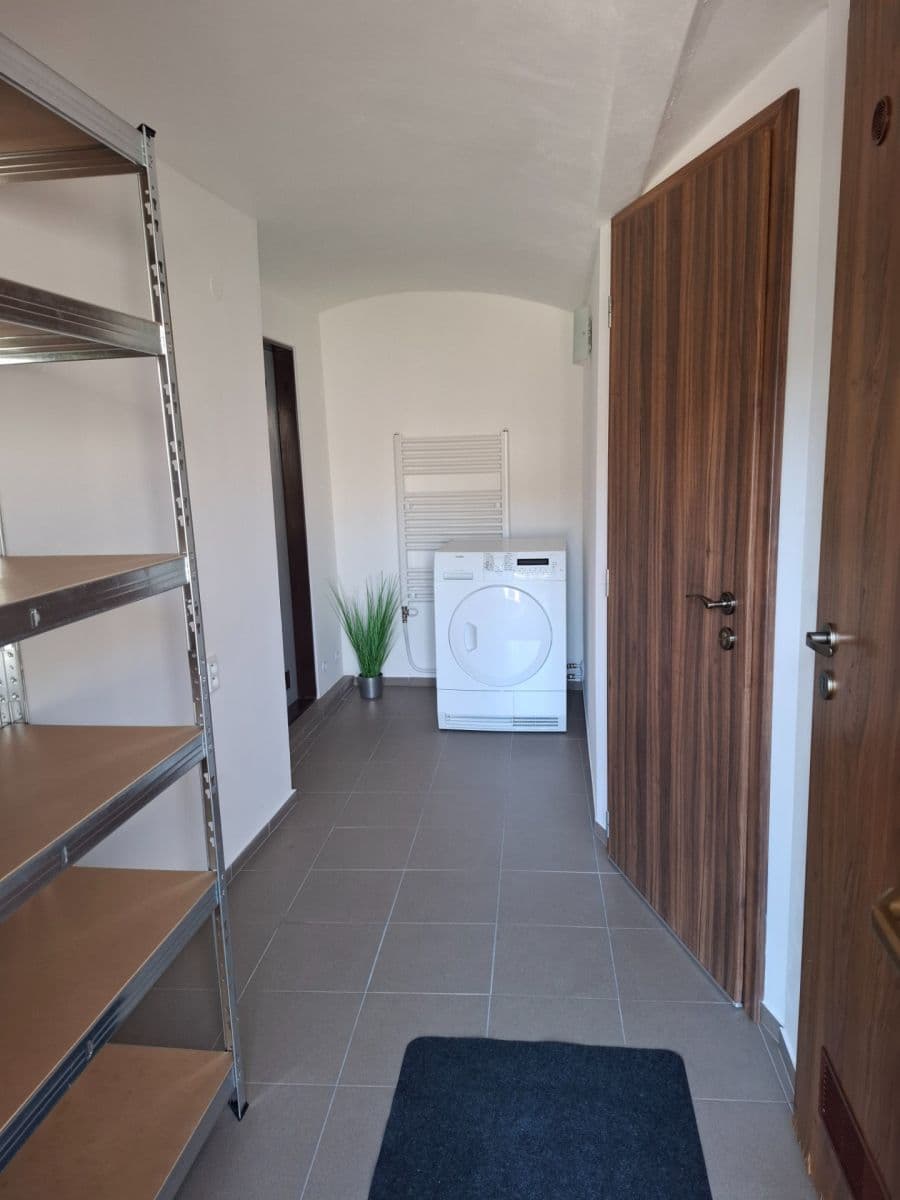 1 bedroom with open-plan kitchen flat to rent, 35 m², Na Návsi, Čestlice, Středočeský Region 1 bedroom with open-plan kitchen flat to rent, 35 m², Na Návsi, Čestlice, Středočeský Region