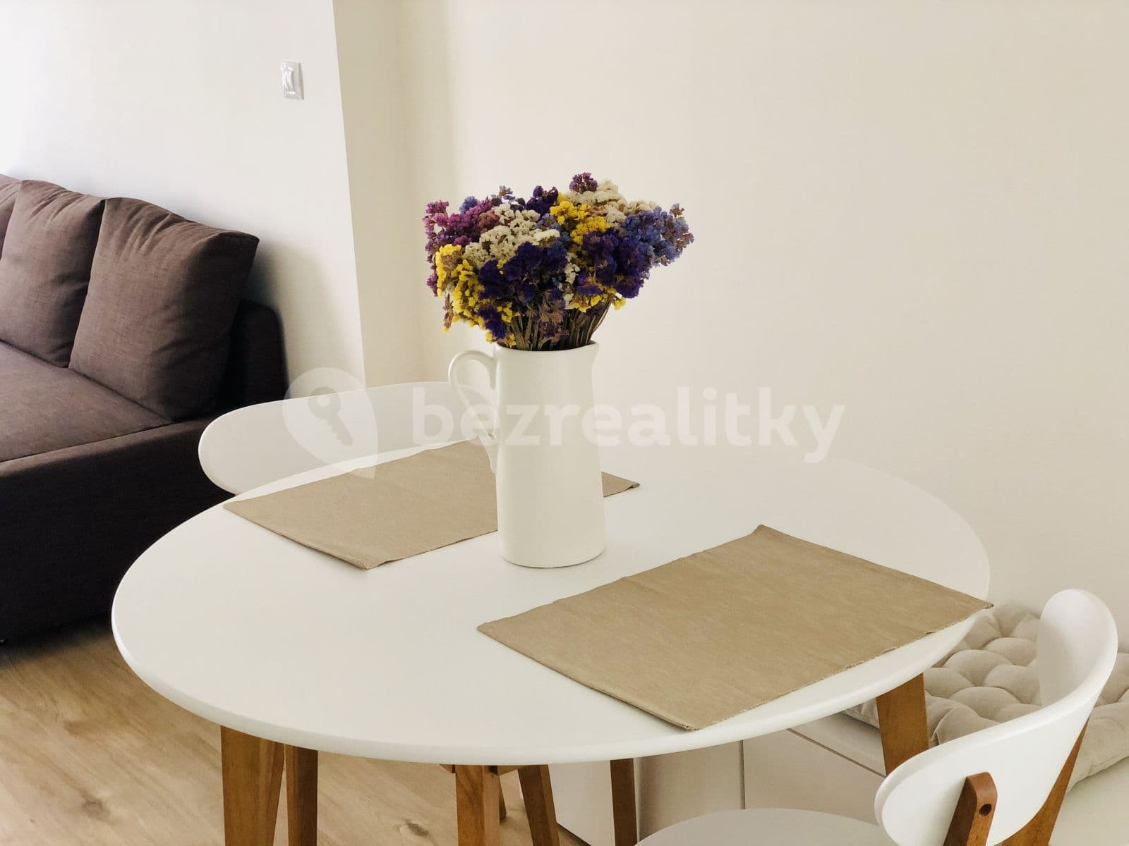 1 bedroom with open-plan kitchen flat to rent, 41 m², Rostislavova, Prague, Prague 1 bedroom with open-plan kitchen flat to rent, 41 m², Rostislavova, Prague, Prague