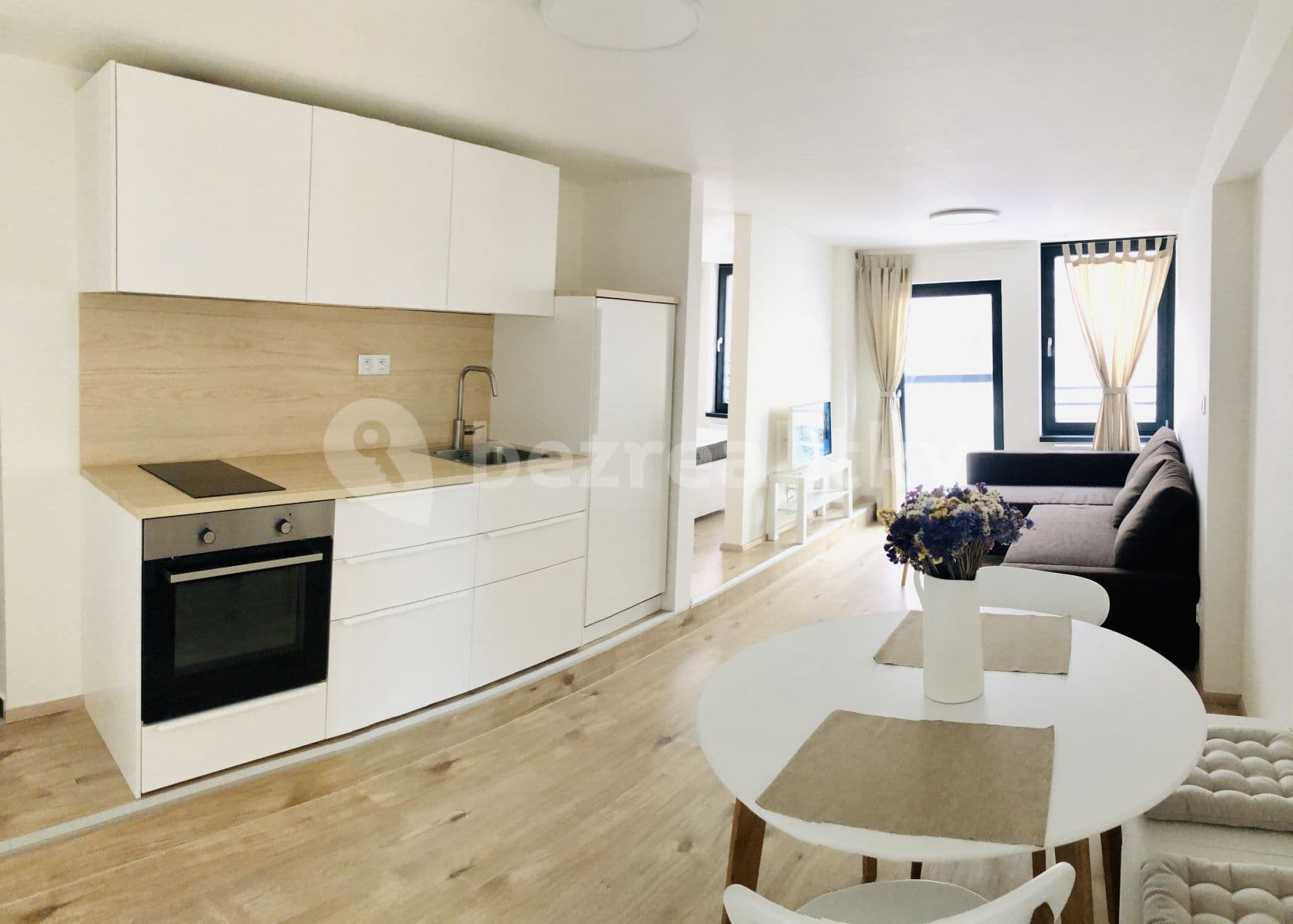1 bedroom with open-plan kitchen flat to rent, 41 m², Rostislavova, Prague, Prague 1 bedroom with open-plan kitchen flat to rent, 41 m², Rostislavova, Prague, Prague