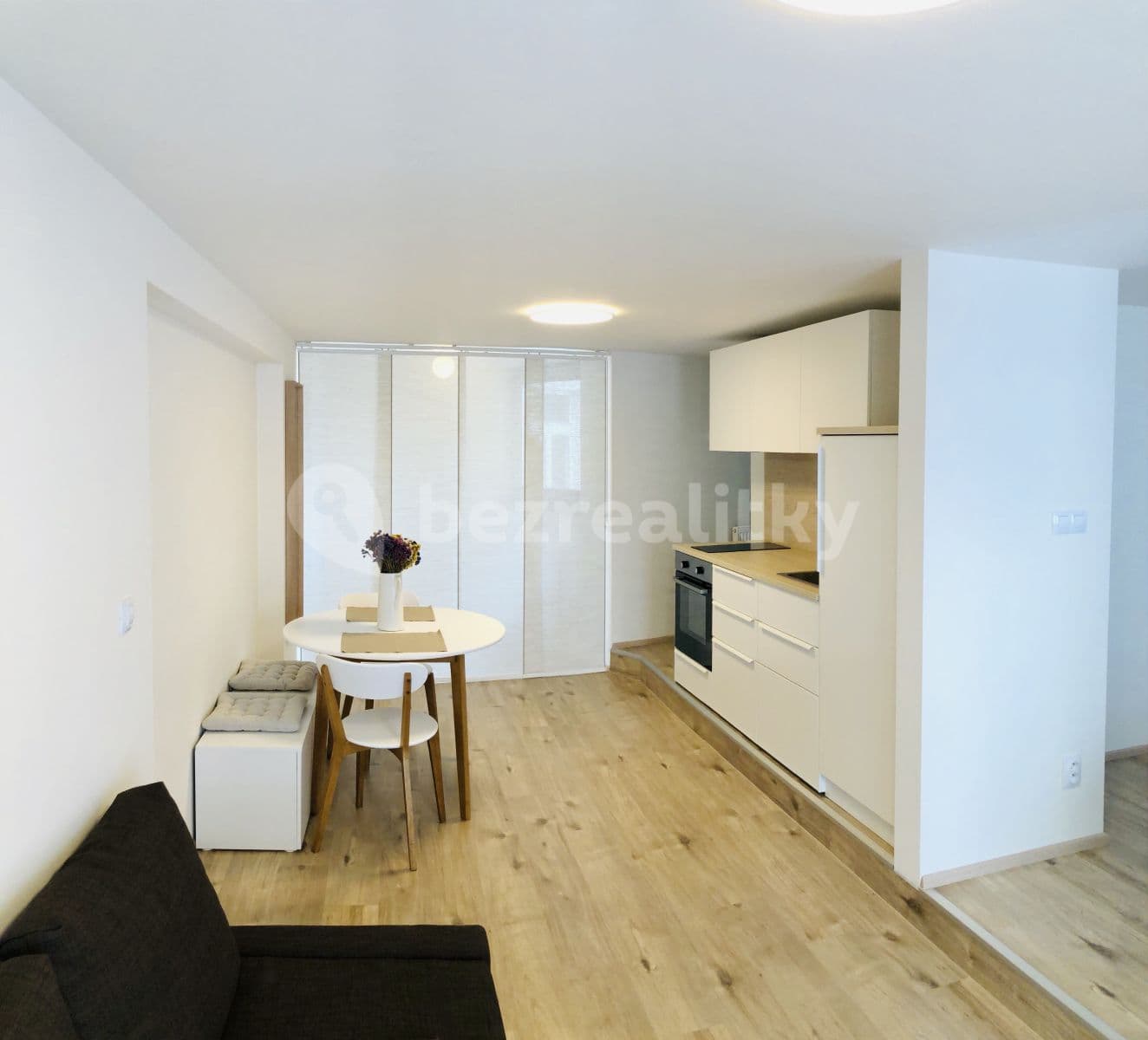 1 bedroom with open-plan kitchen flat to rent, 41 m², Rostislavova, Prague, Prague 1 bedroom with open-plan kitchen flat to rent, 41 m², Rostislavova, Prague, Prague