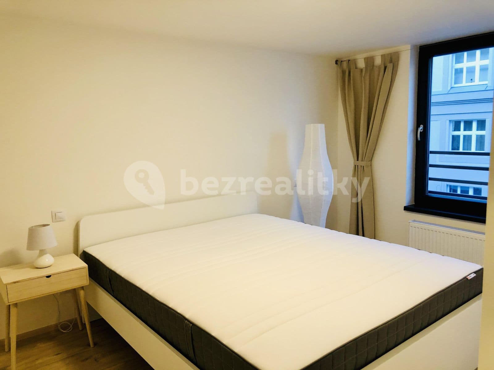 1 bedroom with open-plan kitchen flat to rent, 41 m², Rostislavova, Prague, Prague 1 bedroom with open-plan kitchen flat to rent, 41 m², Rostislavova, Prague, Prague