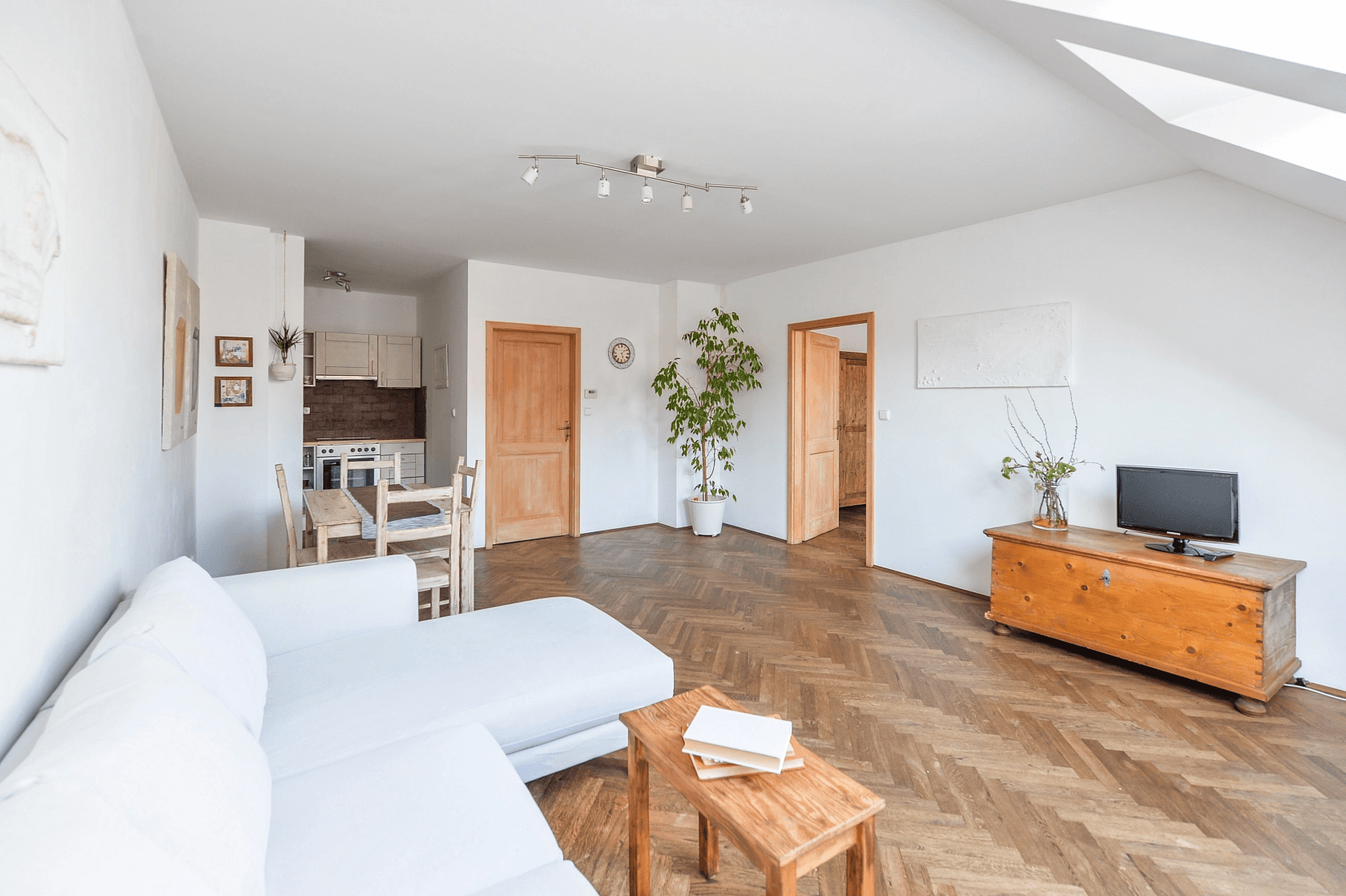 1 bedroom with open-plan kitchen flat to rent, 64 m², Na Plzeňce, Prague, Prague 1 bedroom with open-plan kitchen flat to rent, 64 m², Na Plzeňce, Prague, Prague