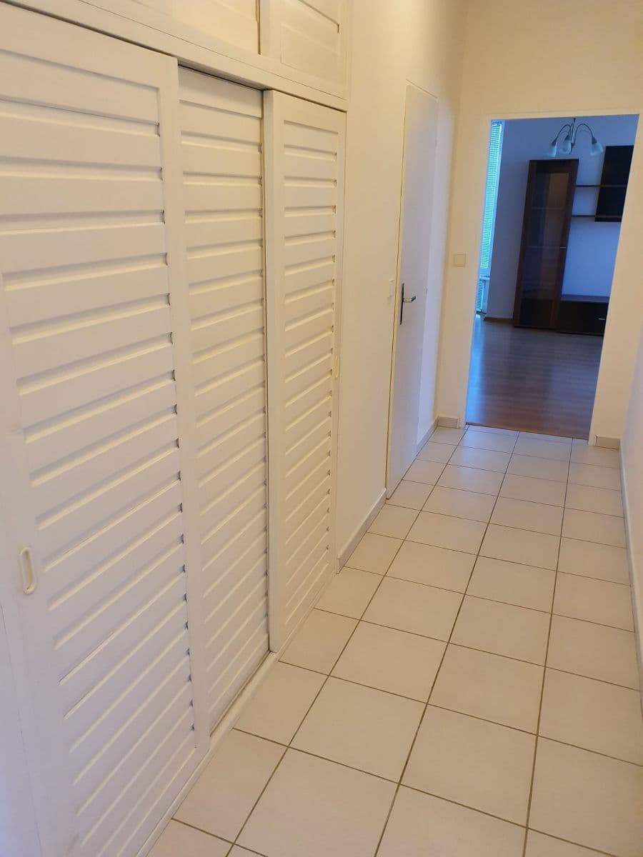 1 bedroom with open-plan kitchen flat to rent, 69 m², U Kříže, Prague, Prague 1 bedroom with open-plan kitchen flat to rent, 69 m², U Kříže, Prague, Prague