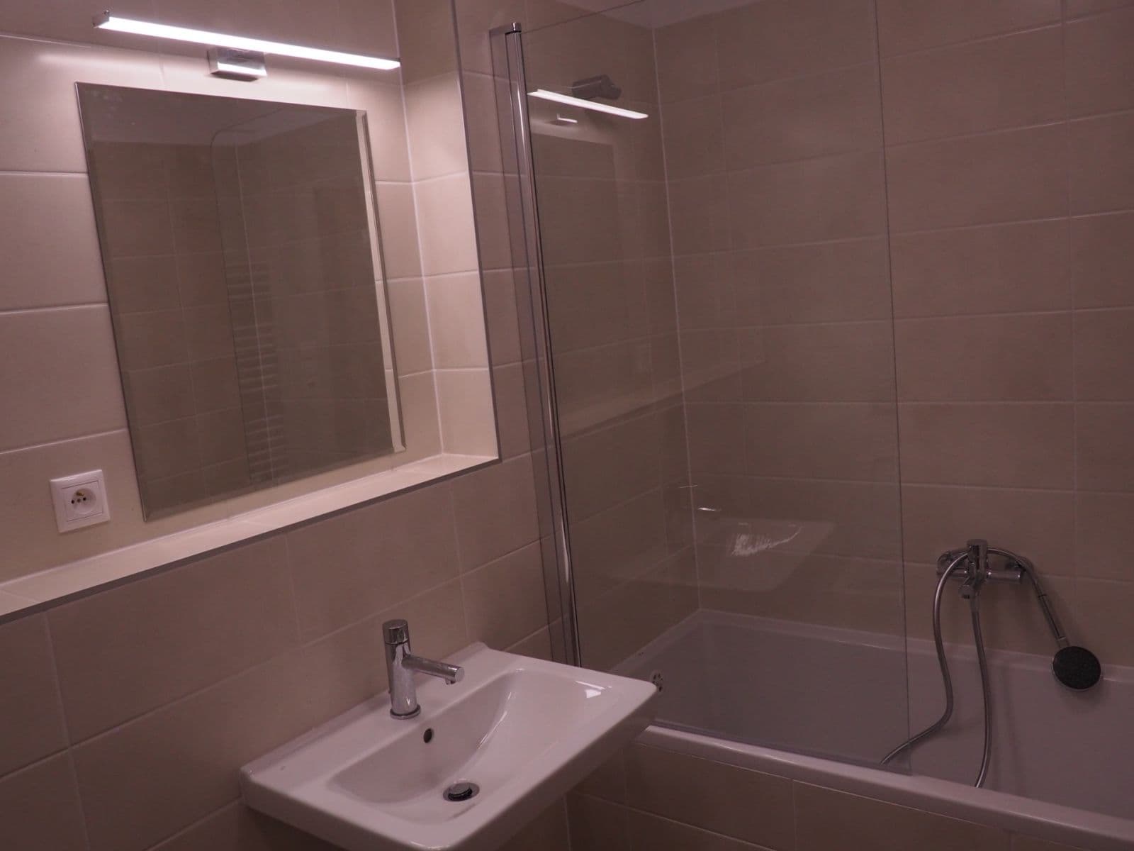 1 bedroom flat to rent, 51 m², U Michelského mlýna, Prague, Prague 1 bedroom flat to rent, 51 m², U Michelského mlýna, Prague, Prague