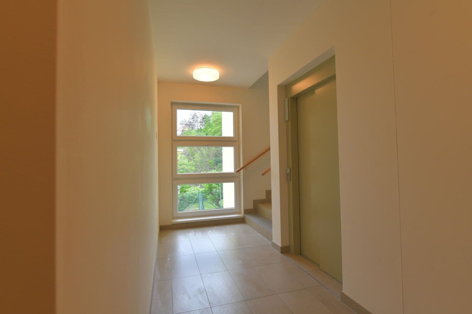 Studio flat to rent, 38 m², U plynárny, Prague, Prague Studio flat to rent, 38 m², U plynárny, Prague, Prague