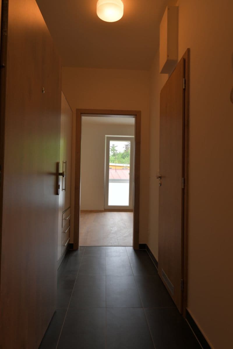 Studio flat to rent, 38 m², U plynárny, Prague, Prague Studio flat to rent, 38 m², U plynárny, Prague, Prague