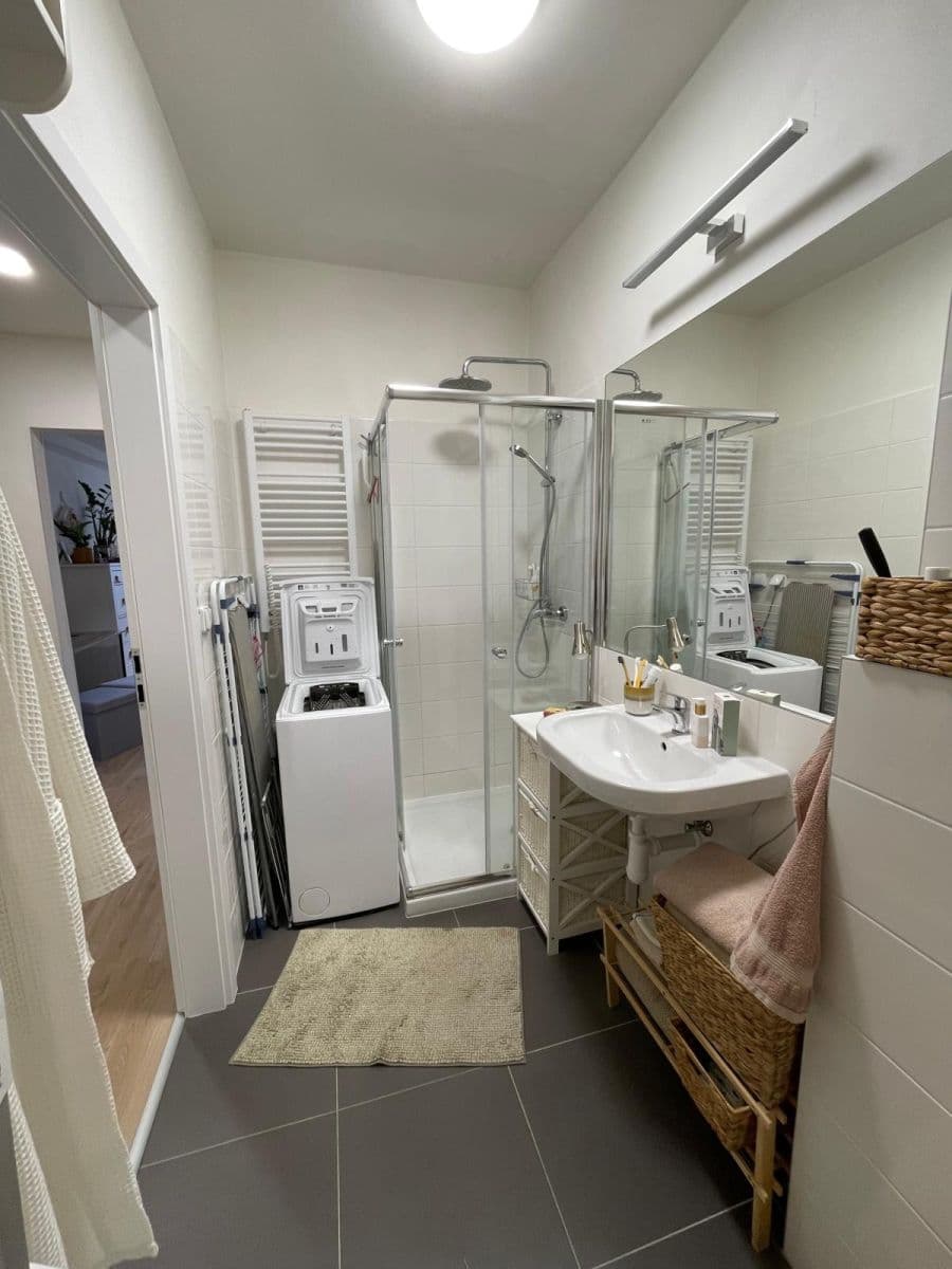 Studio flat to rent, 27 m², Peroutkova, Prague, Prague Studio flat to rent, 27 m², Peroutkova, Prague, Prague