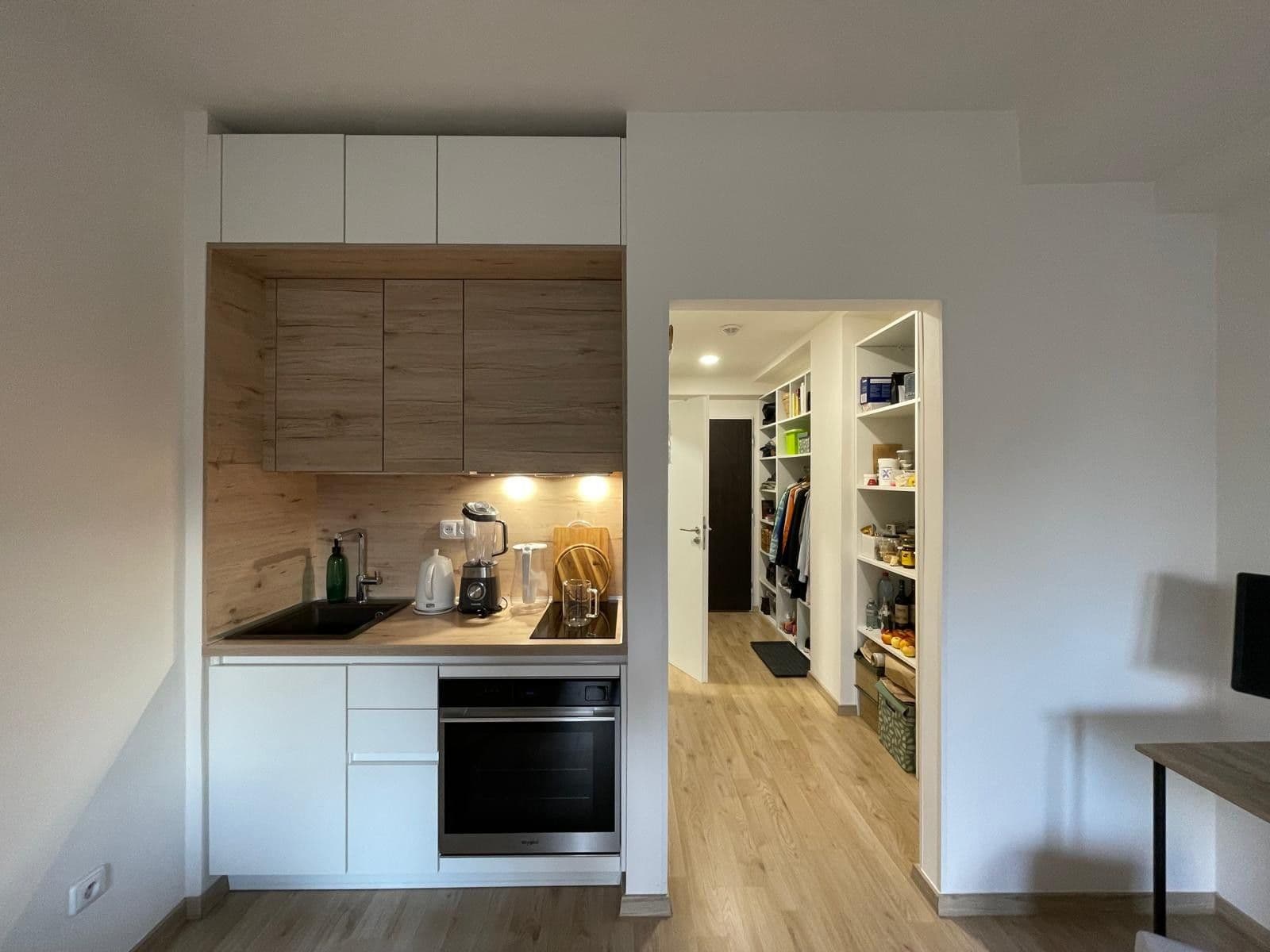 Studio flat to rent, 27 m², Peroutkova, Prague, Prague Studio flat to rent, 27 m², Peroutkova, Prague, Prague