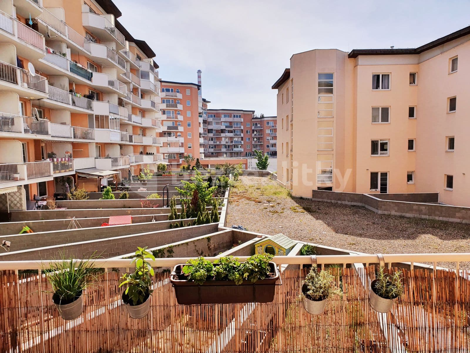 1 bedroom with open-plan kitchen flat to rent, 83 m², Bělohorská, Brno, Jihomoravský Region 1 bedroom with open-plan kitchen flat to rent, 83 m², Bělohorská, Brno, Jihomoravský Region