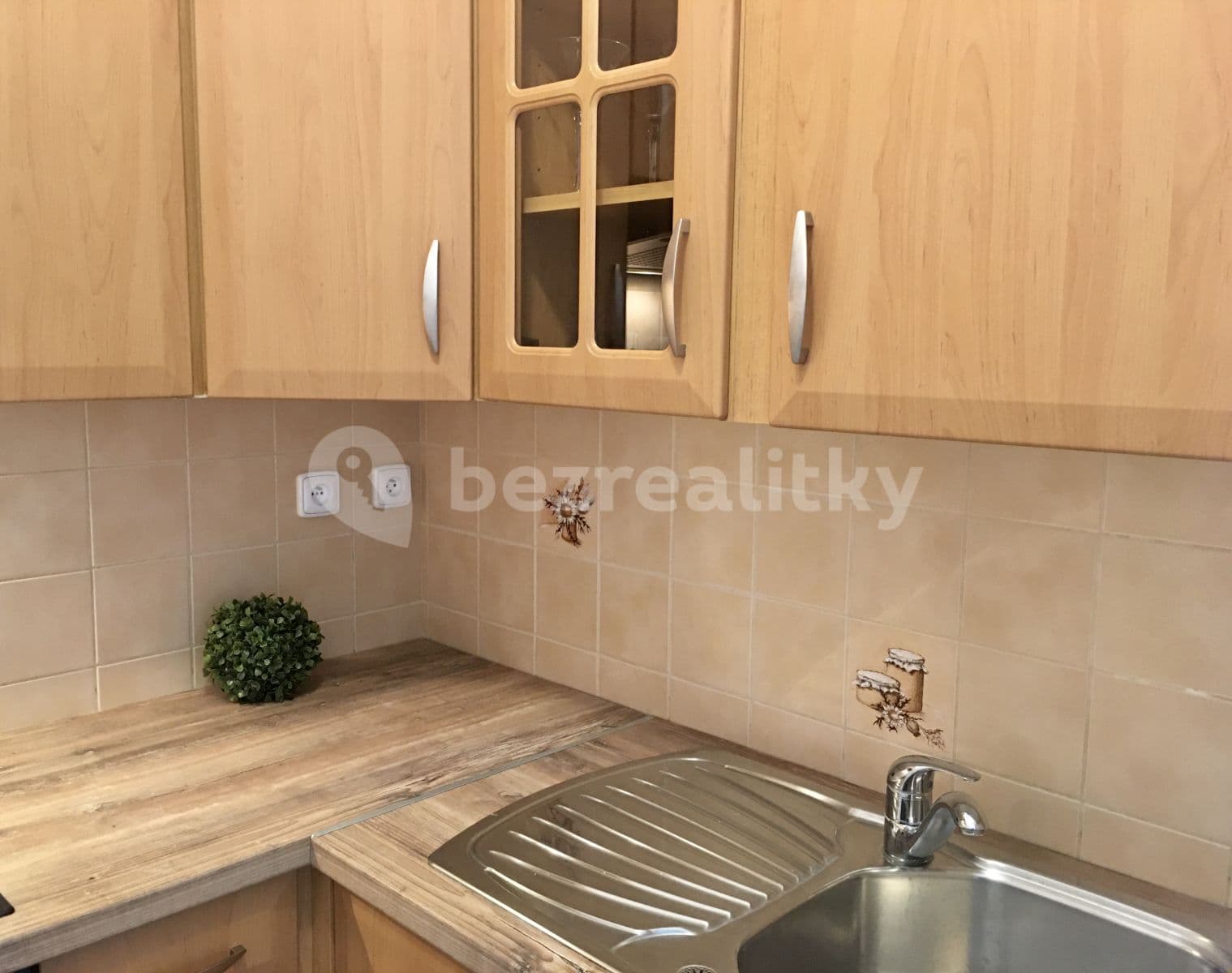 Studio flat to rent, 30 m², Za černým mostem, Prague, Prague Studio flat to rent, 30 m², Za černým mostem, Prague, Prague