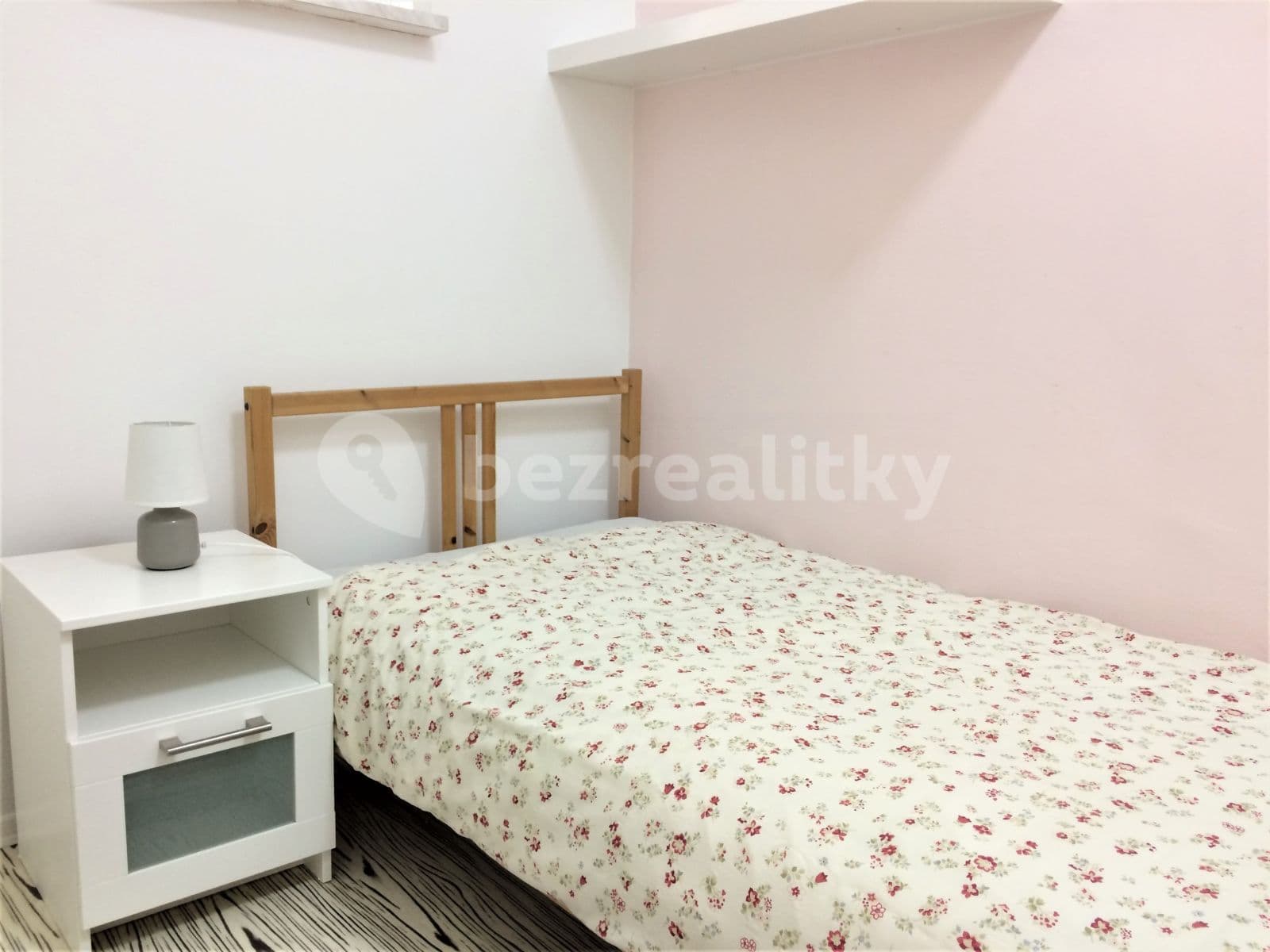 Small studio flat to rent, 25 m², Biskupcova, Prague, Prague Small studio flat to rent, 25 m², Biskupcova, Prague, Prague