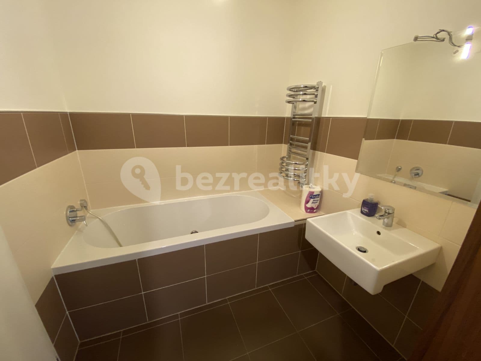 1 bedroom with open-plan kitchen flat to rent, 50 m², Plzeňská, Prague, Prague 1 bedroom with open-plan kitchen flat to rent, 50 m², Plzeňská, Prague, Prague