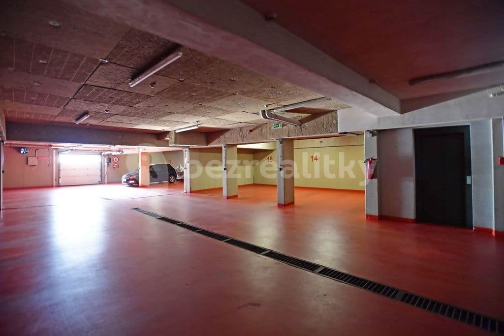 1 bedroom with open-plan kitchen flat to rent, 50 m², Plzeňská, Prague, Prague 1 bedroom with open-plan kitchen flat to rent, 50 m², Plzeňská, Prague, Prague