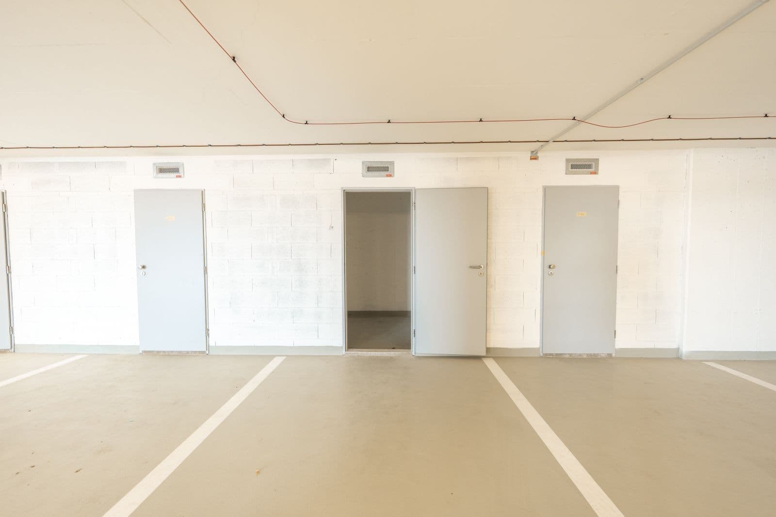 Studio flat to rent, 35 m², Miloše Havla, Prague, Prague Studio flat to rent, 35 m², Miloše Havla, Prague, Prague