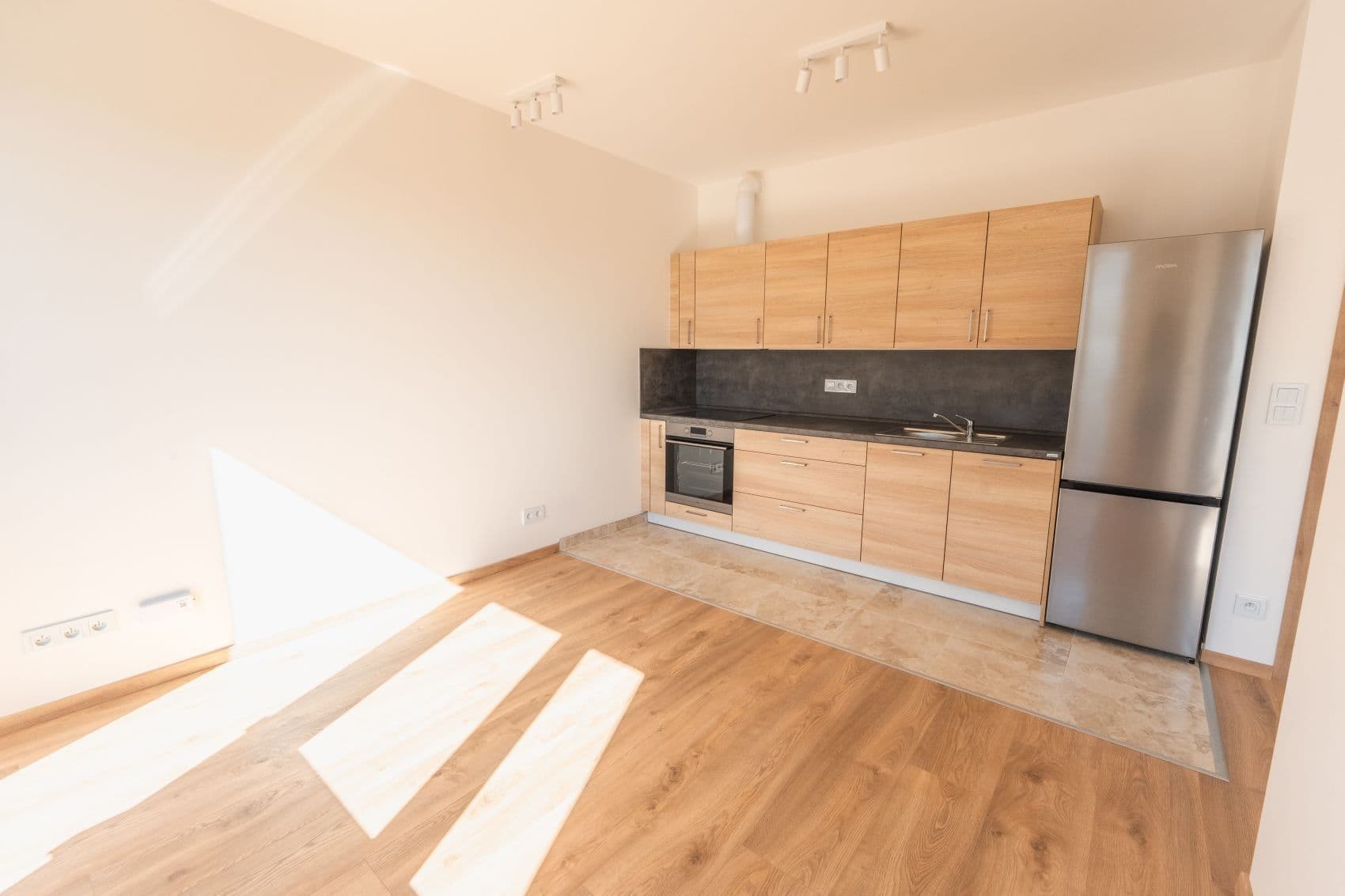 Studio flat to rent, 35 m², Miloše Havla, Prague, Prague Studio flat to rent, 35 m², Miloše Havla, Prague, Prague