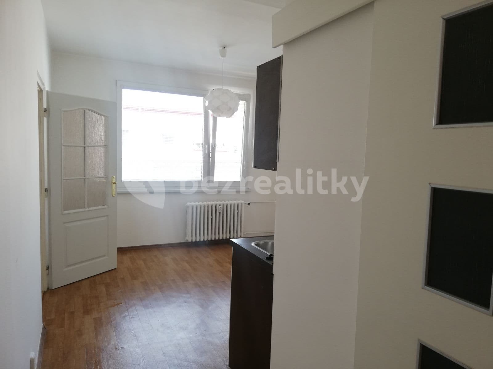 1 bedroom with open-plan kitchen flat to rent, 37 m², Jiřího z Poděbrad, Litoměřice, Ústecký Region 1 bedroom with open-plan kitchen flat to rent, 37 m², Jiřího z Poděbrad, Litoměřice, Ústecký Region