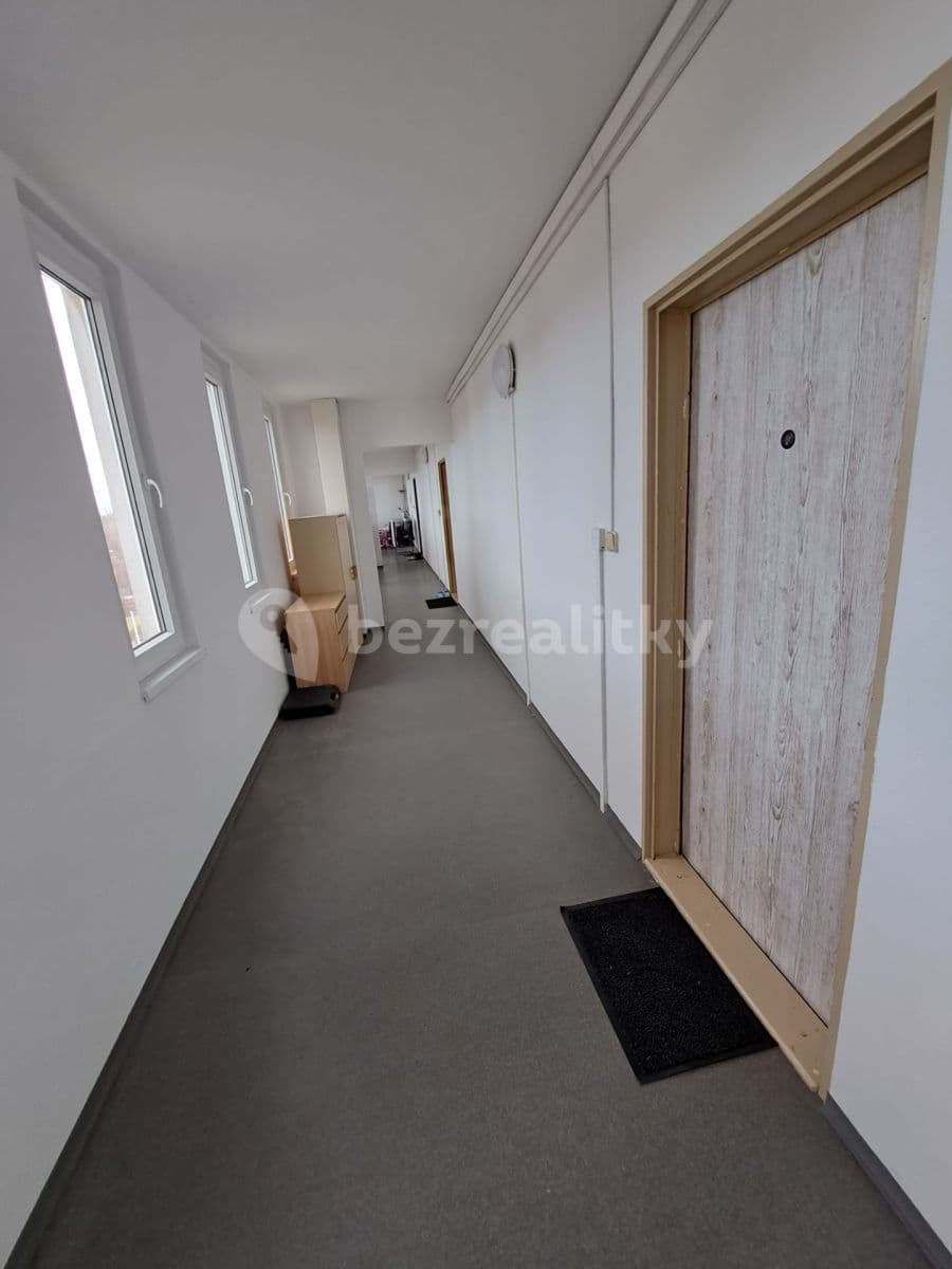 1 bedroom with open-plan kitchen flat to rent, 45 m², Kardašovská, Prague, Prague 1 bedroom with open-plan kitchen flat to rent, 45 m², Kardašovská, Prague, Prague