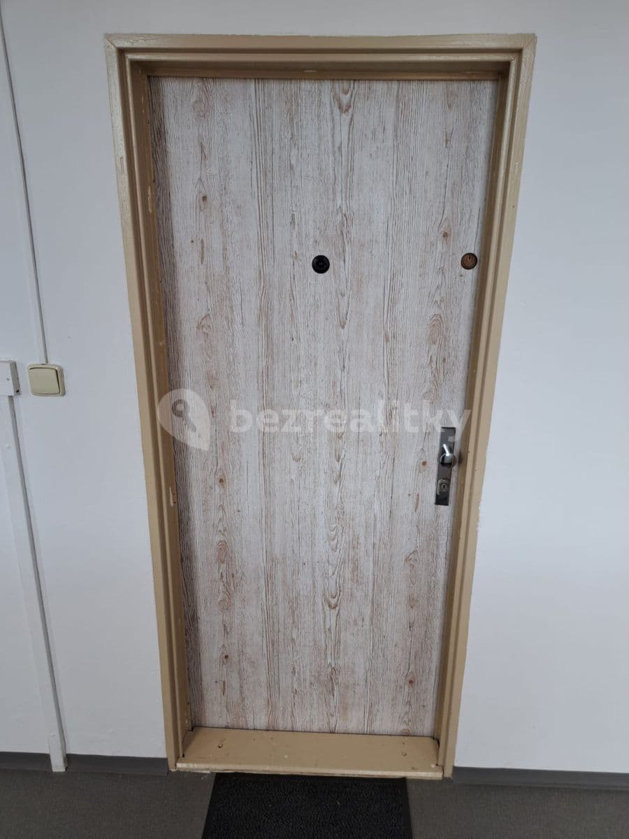 1 bedroom with open-plan kitchen flat to rent, 45 m², Kardašovská, Prague, Prague 1 bedroom with open-plan kitchen flat to rent, 45 m², Kardašovská, Prague, Prague