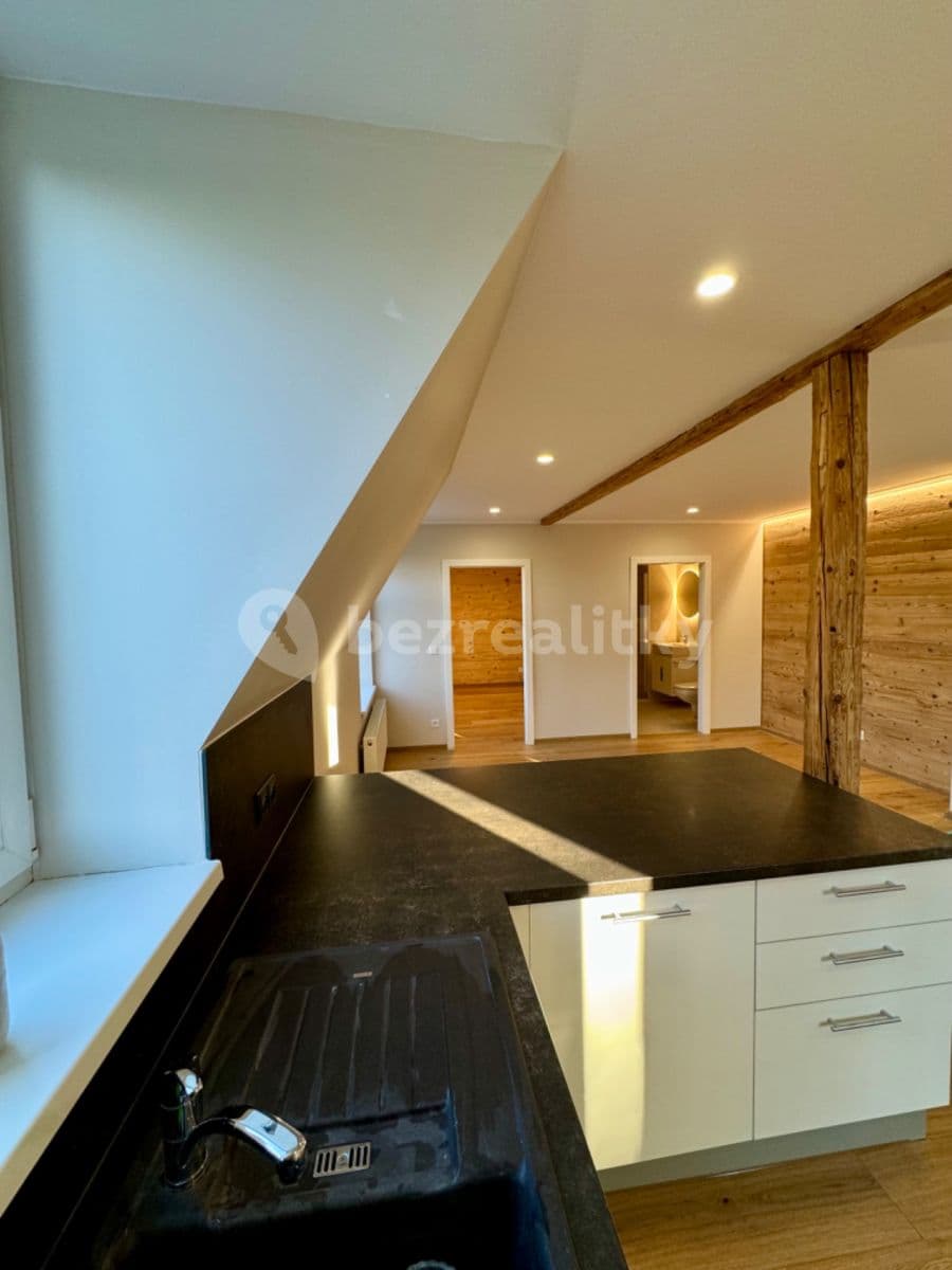 3 bedroom with open-plan kitchen flat to rent, 97 m², Smetanova, Jablonec nad Nisou, Liberecký Region 3 bedroom with open-plan kitchen flat to rent, 97 m², Smetanova, Jablonec nad Nisou, Liberecký Region