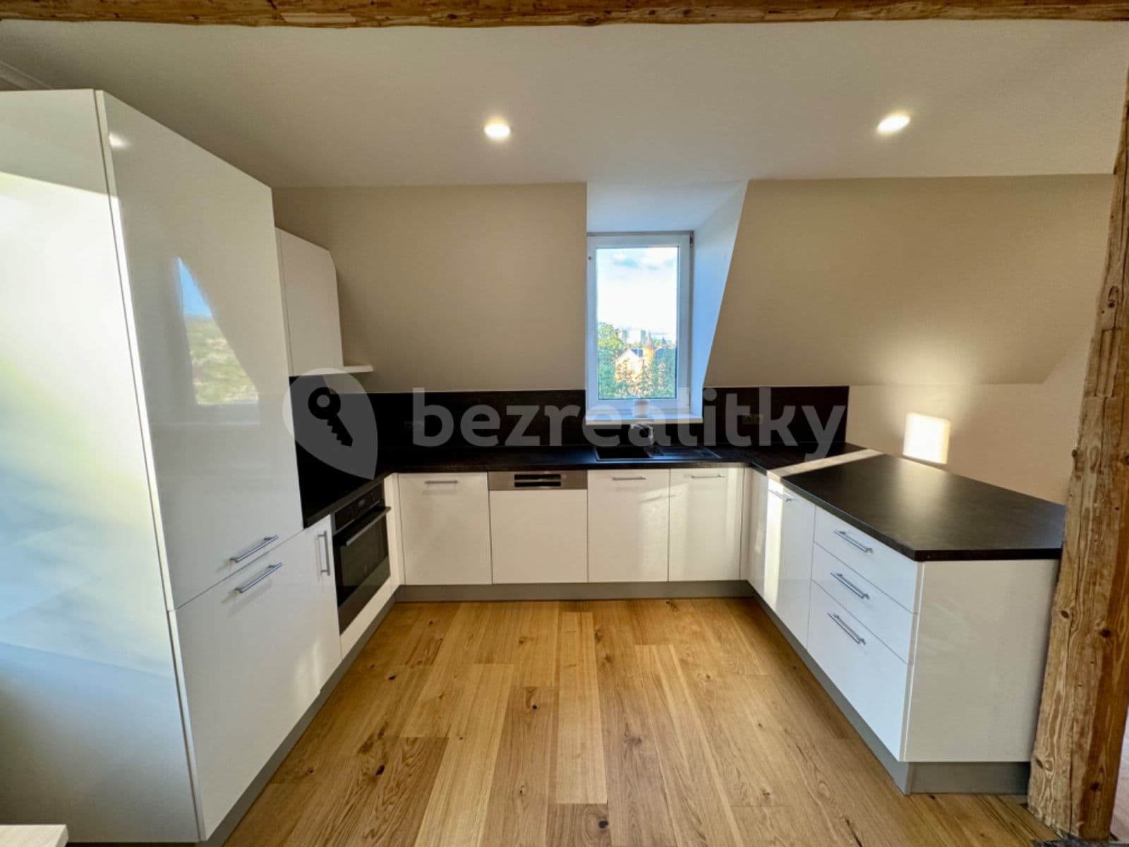 3 bedroom with open-plan kitchen flat to rent, 97 m², Smetanova, Jablonec nad Nisou, Liberecký Region 3 bedroom with open-plan kitchen flat to rent, 97 m², Smetanova, Jablonec nad Nisou, Liberecký Region