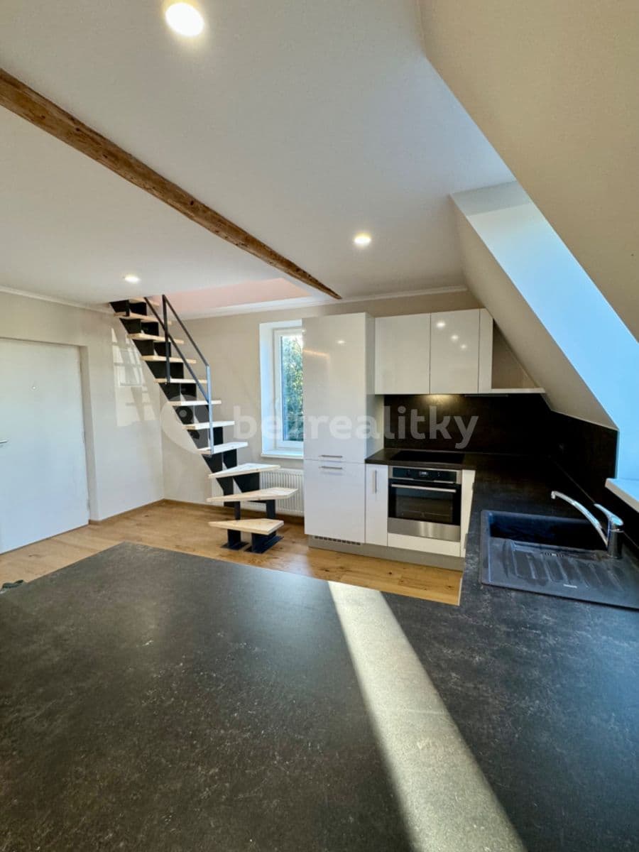 3 bedroom with open-plan kitchen flat to rent, 97 m², Smetanova, Jablonec nad Nisou, Liberecký Region 3 bedroom with open-plan kitchen flat to rent, 97 m², Smetanova, Jablonec nad Nisou, Liberecký Region