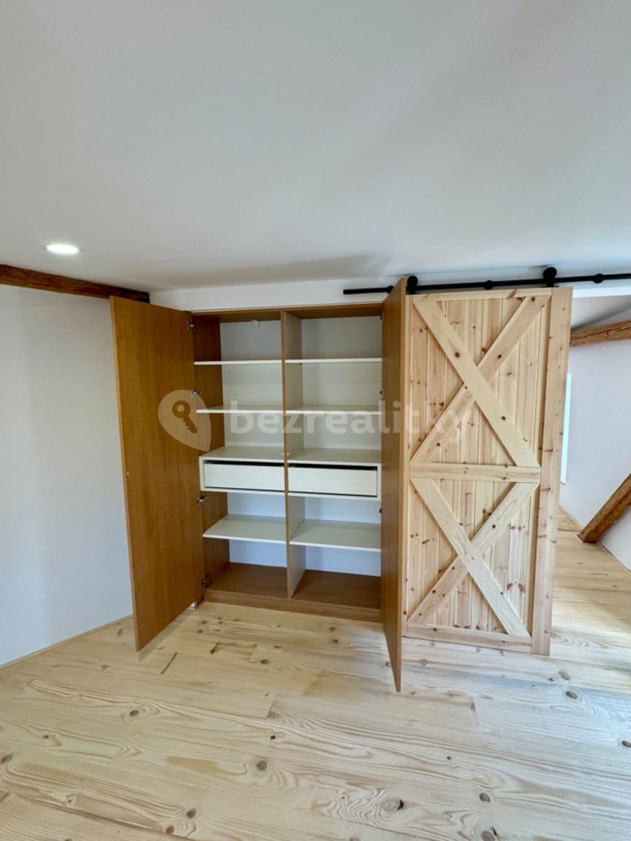 3 bedroom with open-plan kitchen flat to rent, 97 m², Smetanova, Jablonec nad Nisou, Liberecký Region 3 bedroom with open-plan kitchen flat to rent, 97 m², Smetanova, Jablonec nad Nisou, Liberecký Region