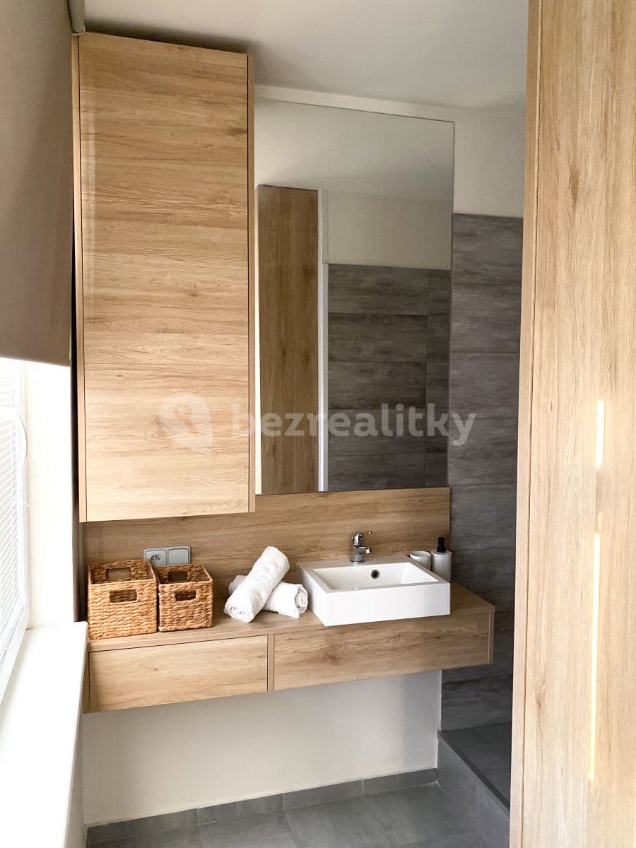 Studio flat to rent, 32 m², Topolová, Prague, Prague Studio flat to rent, 32 m², Topolová, Prague, Prague