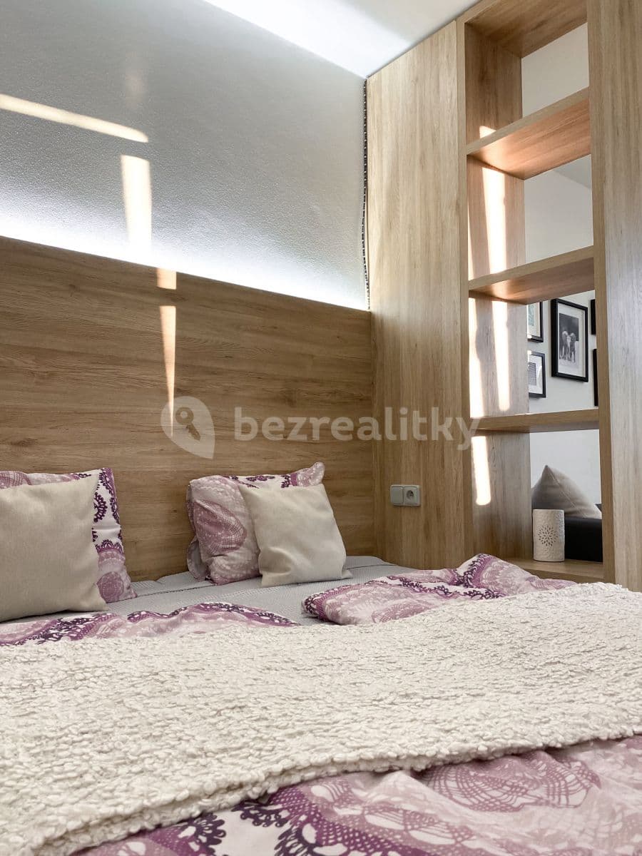 Studio flat to rent, 32 m², Topolová, Prague, Prague Studio flat to rent, 32 m², Topolová, Prague, Prague