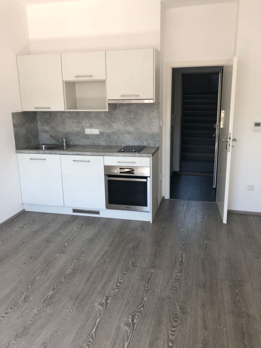 Studio flat to rent, 28 m², Omská, Prague, Prague Studio flat to rent, 28 m², Omská, Prague, Prague