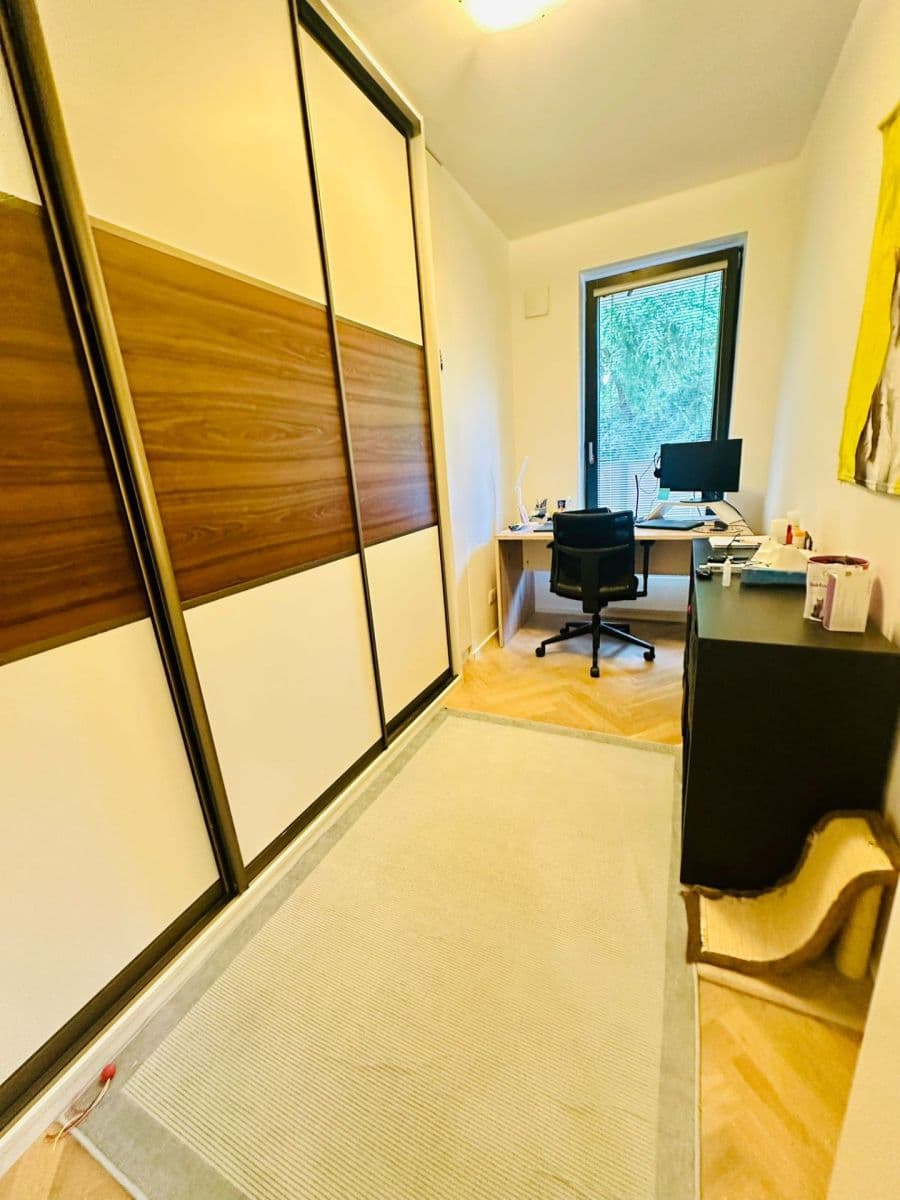 3 bedroom with open-plan kitchen flat to rent, 91 m², Kališnická, Prague, Prague 3 bedroom with open-plan kitchen flat to rent, 91 m², Kališnická, Prague, Prague