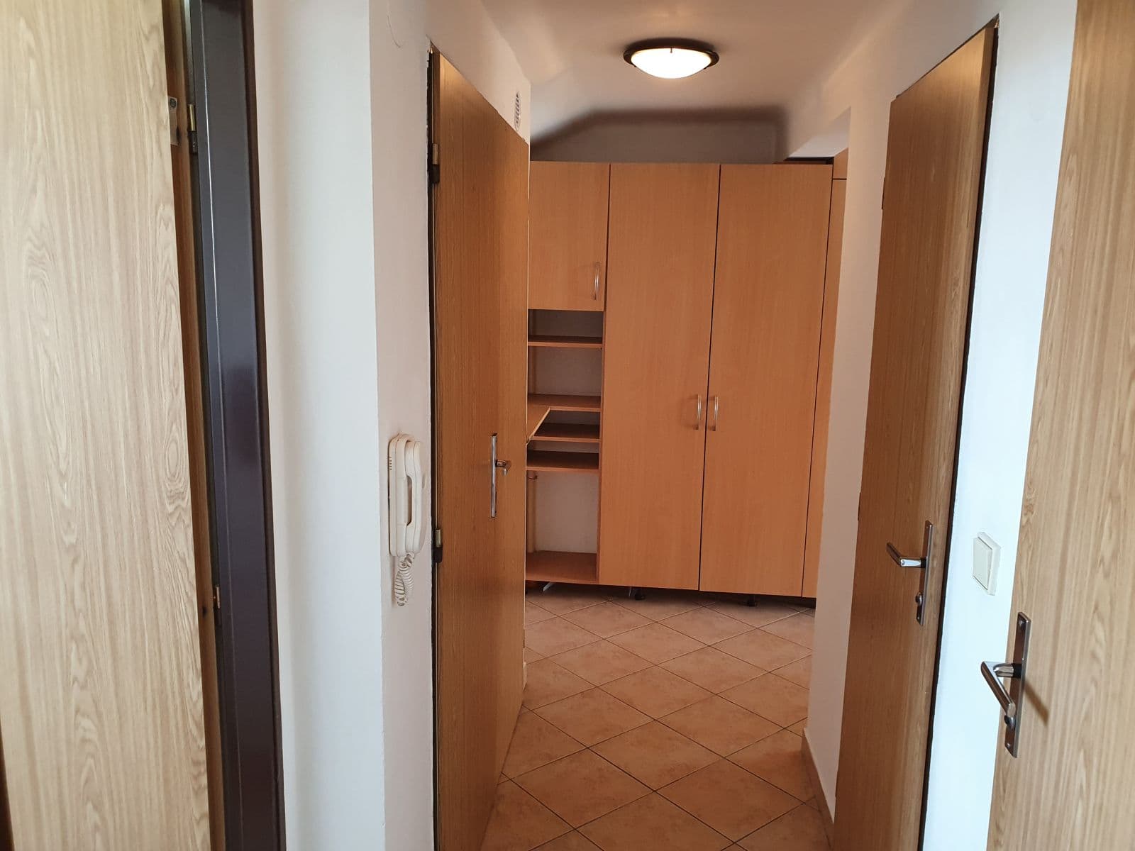 1 bedroom with open-plan kitchen flat to rent, 61 m², Politických Vězňů, Plzeň, Plzeňský Region 1 bedroom with open-plan kitchen flat to rent, 61 m², Politických Vězňů, Plzeň, Plzeňský Region