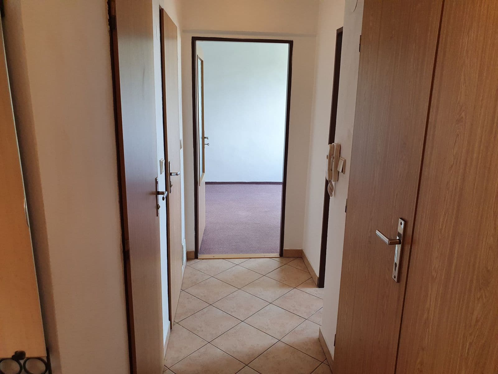 1 bedroom with open-plan kitchen flat to rent, 61 m², Politických Vězňů, Plzeň, Plzeňský Region 1 bedroom with open-plan kitchen flat to rent, 61 m², Politických Vězňů, Plzeň, Plzeňský Region
