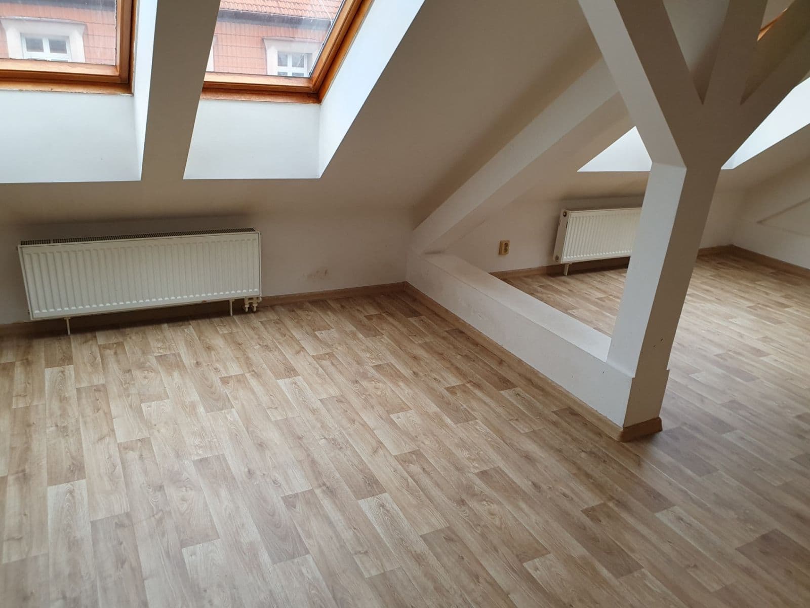 1 bedroom with open-plan kitchen flat to rent, 61 m², Politických Vězňů, Plzeň, Plzeňský Region 1 bedroom with open-plan kitchen flat to rent, 61 m², Politických Vězňů, Plzeň, Plzeňský Region