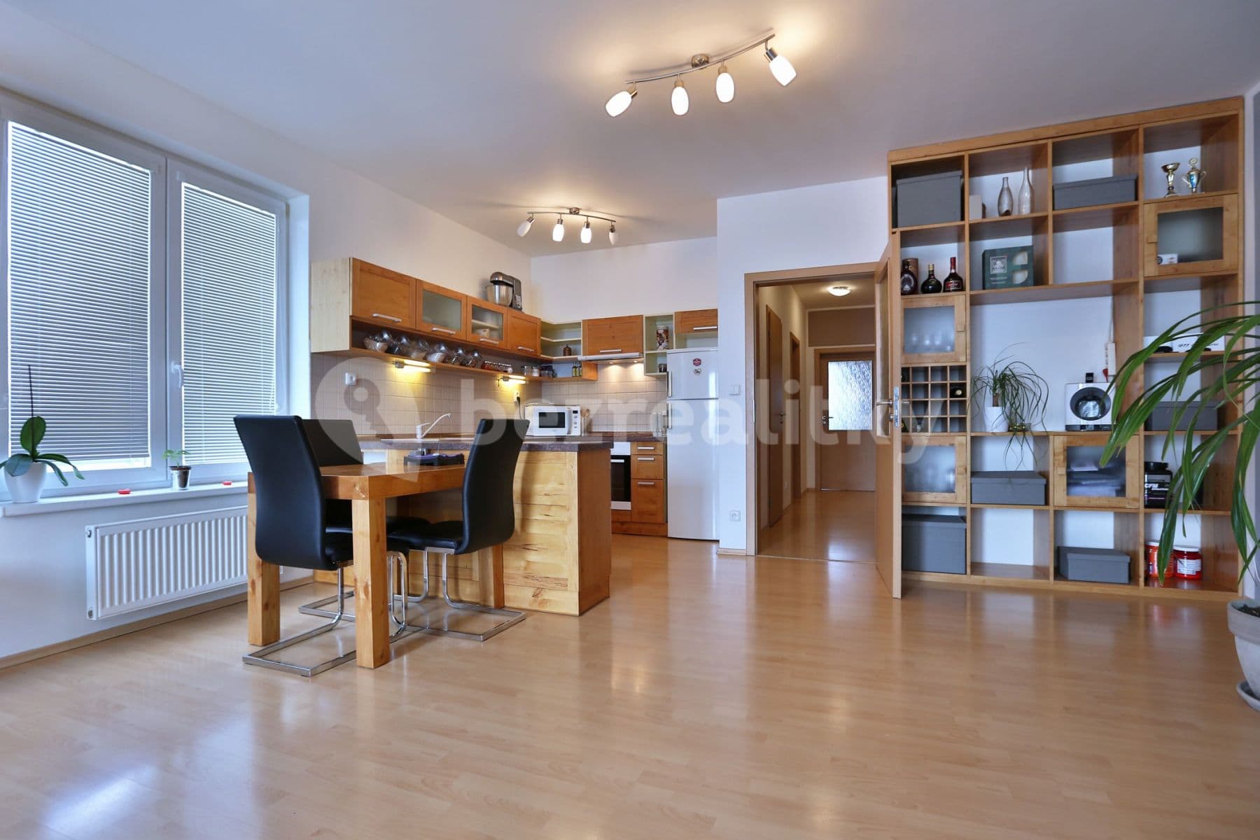 2 bedroom with open-plan kitchen flat to rent, 90 m², Elišky Přemyslovny, Prague, Prague 2 bedroom with open-plan kitchen flat to rent, 90 m², Elišky Přemyslovny, Prague, Prague