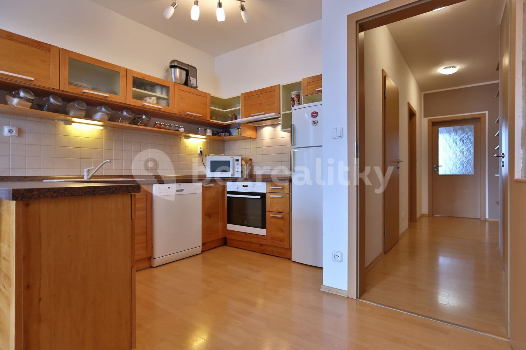 2 bedroom with open-plan kitchen flat to rent, 90 m², Elišky Přemyslovny, Prague, Prague 2 bedroom with open-plan kitchen flat to rent, 90 m², Elišky Přemyslovny, Prague, Prague