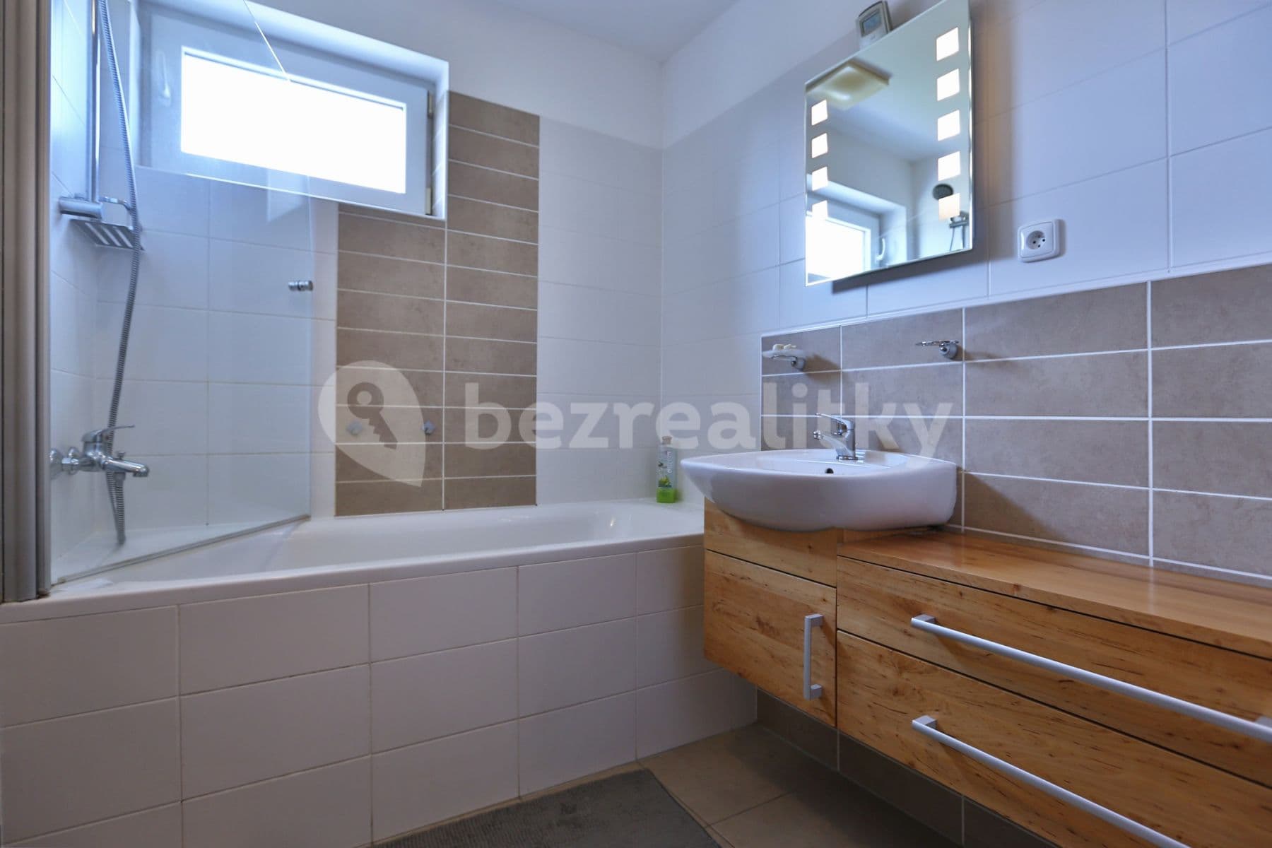 2 bedroom with open-plan kitchen flat to rent, 90 m², Elišky Přemyslovny, Prague, Prague 2 bedroom with open-plan kitchen flat to rent, 90 m², Elišky Přemyslovny, Prague, Prague